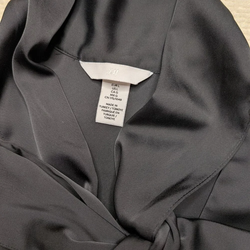 H&M long sleeve black bow tie blouse - size large - Picture 2 of 8